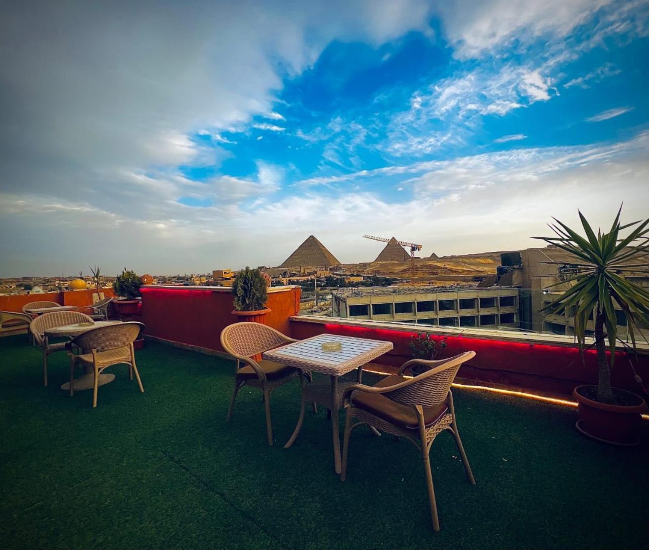 Grand Pyramids In Giza Exterior foto