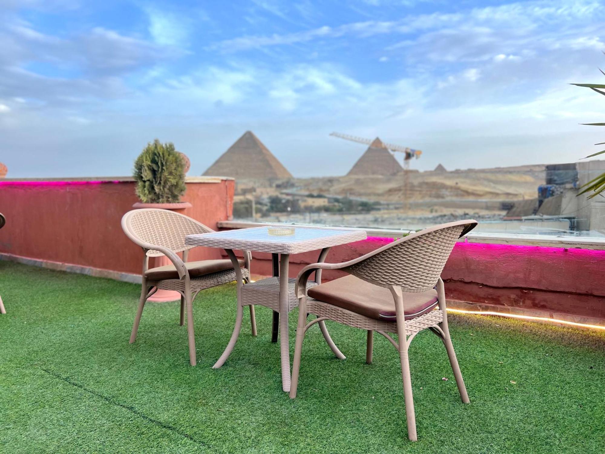 Grand Pyramids In Giza Exterior foto
